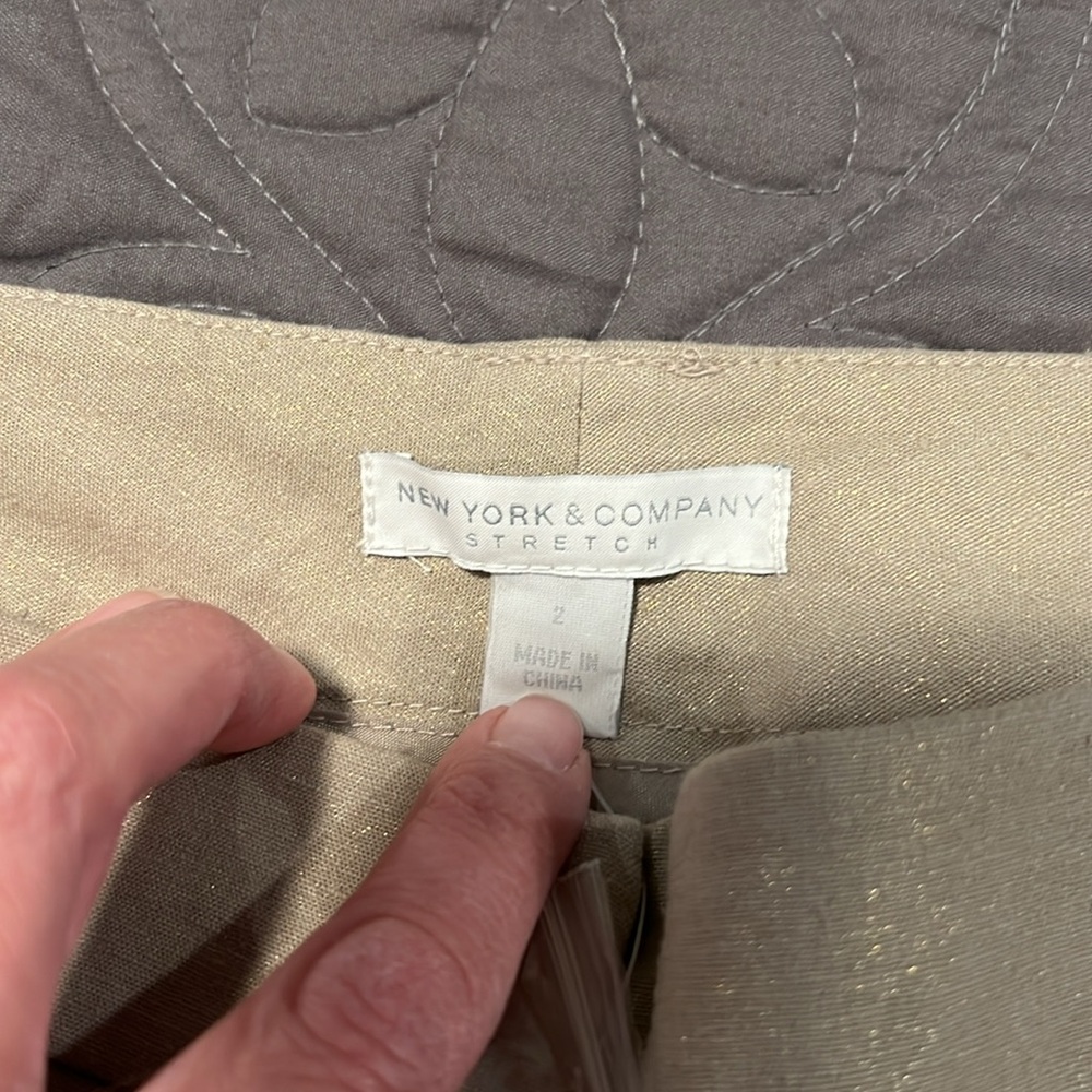 New York and Company Size 2 Bermuda Shorts. NWT. - Picture 4 of 6